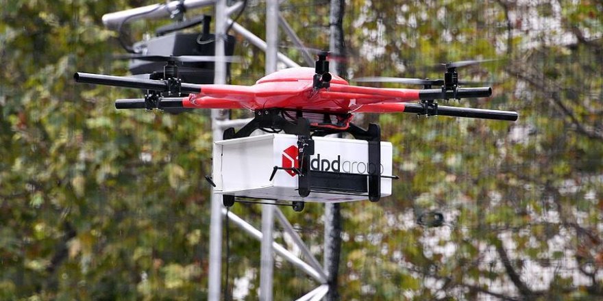 Paris'i 'drone'lar işgal etti