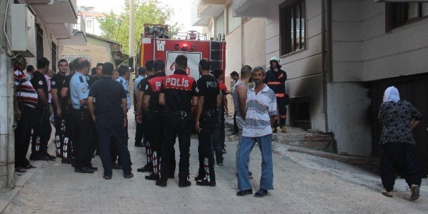 Elazığ’da bodrum katta çıkan yangın korkuttu