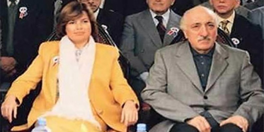 FETÖ her liderin arkasından sövmüş