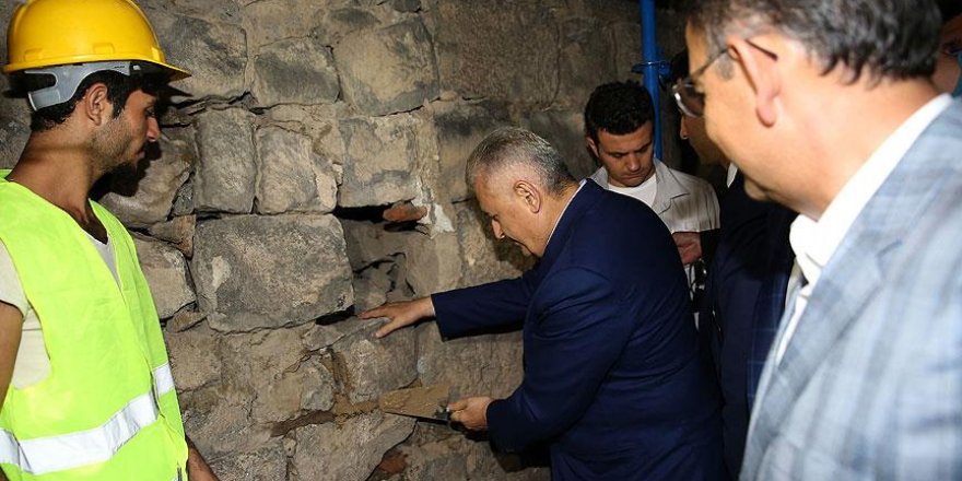 Başbakan Yıldırım Sur'da incelemelerde bulundu