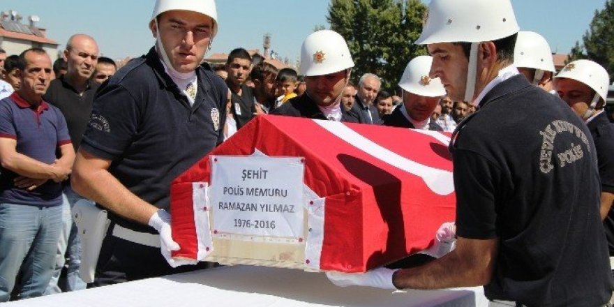 Şehit polis gözyaşlarıyla defnedildi