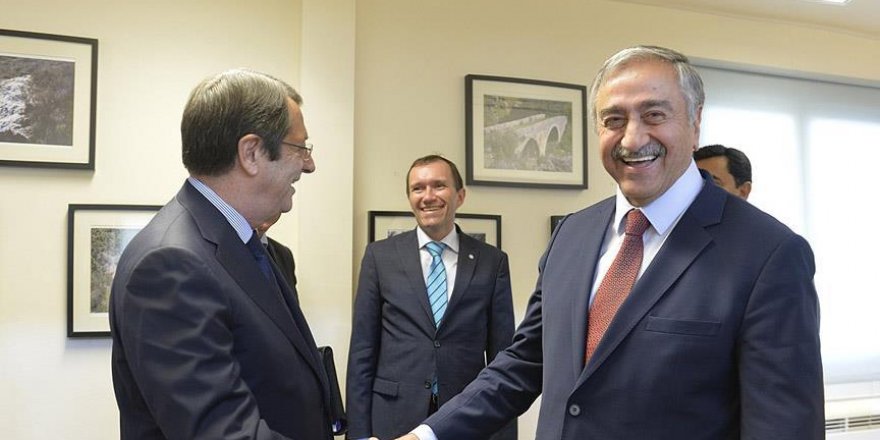 Akıncı ve Anastasiadis ara bölgede buluştu