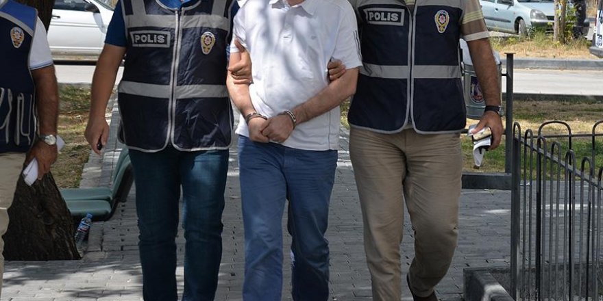 Eski AK Parti İlçe Başkanı ve MHP meclis üyesi FETÖ'den gözaltına alındı