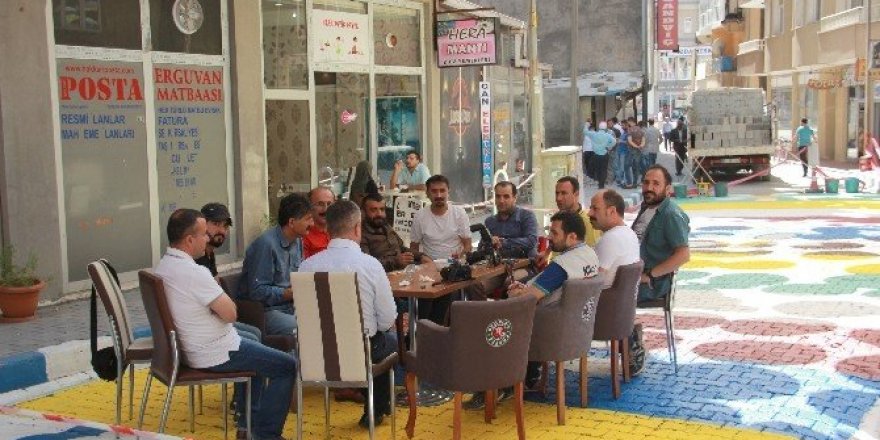 Hakkari Şemsiyeli Sokağa kavuştu