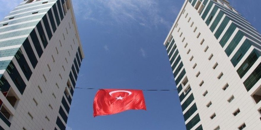 Dev Türk bayrağı çok yakıştı