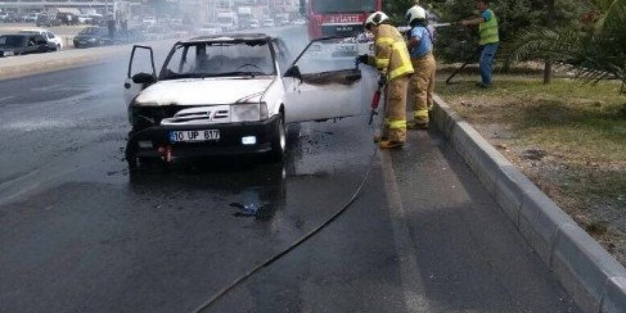 Kırmızı ışıkta bekleyen LPG’li araç alevlere teslim oldu