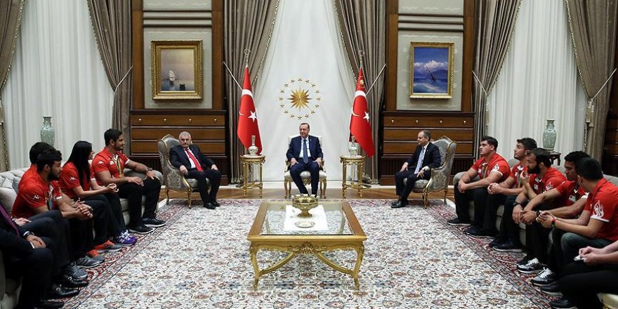 Erdoğan madalya kazanan sporcuları kabul etti