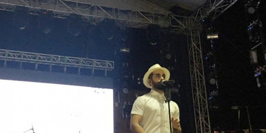 Gökhan Türkmen’den muhteşem sahne performansı
