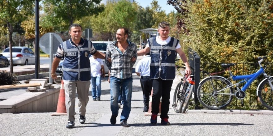FETÖ yalanıyla 5 kişiyi dolandırdı