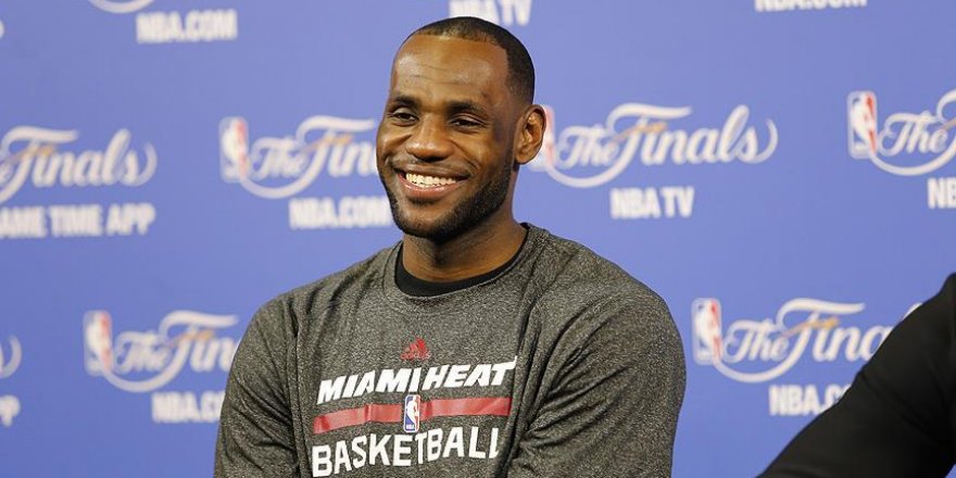LeBron James'ten esprili Curry yorumu