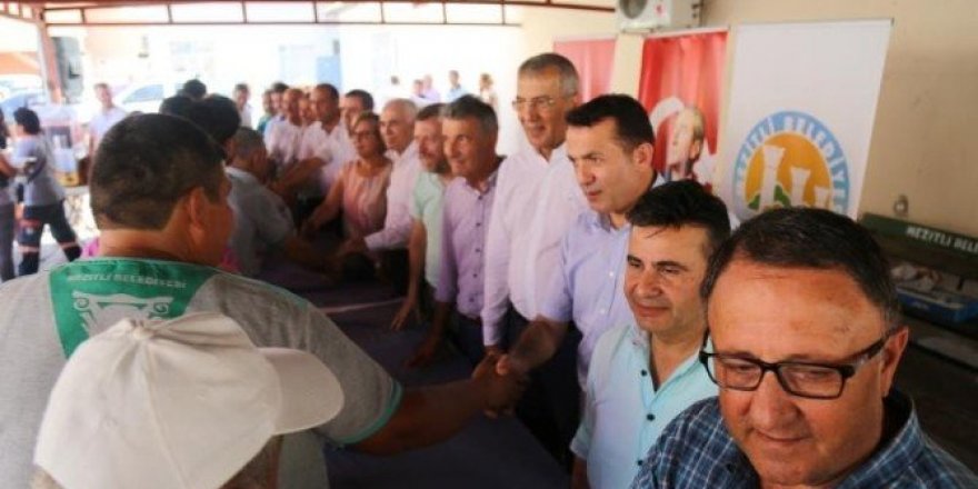 Mezitli Belediyesi personeli, son iş gününde bayramlaştı