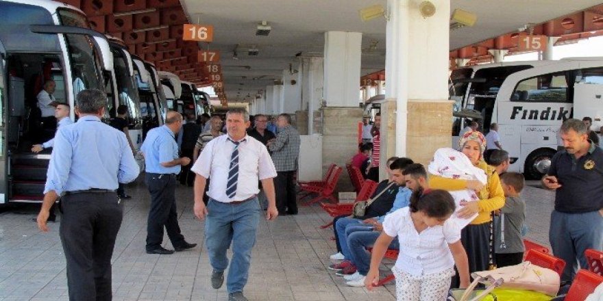 Otobüs biletleri tükendi, firmalar ek seferler düzenliyor