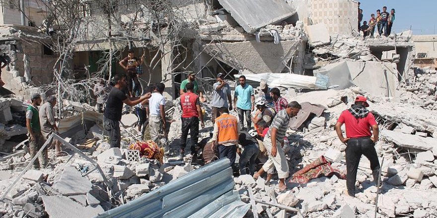 Suriye rejimi Halep'i vurdu: 24 ölü