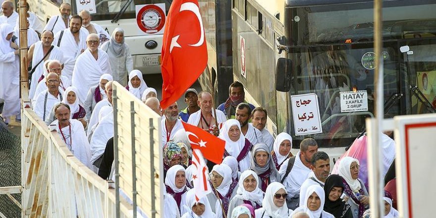 Hacı adaylarının Arafat yolculuğu başladı