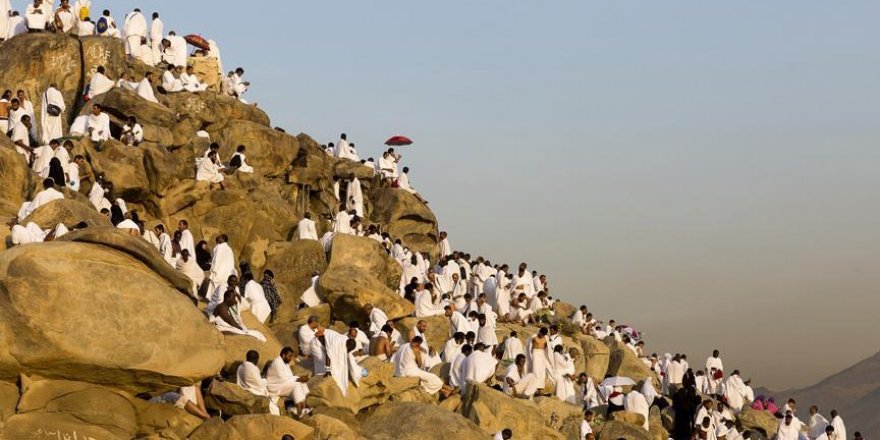Hacı adayları Arafat'ta buluştu