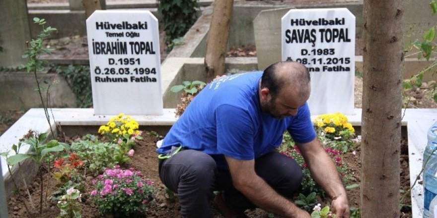 İzmit’te mezarlıklar arefe gününde ziyaretçilerle doldu