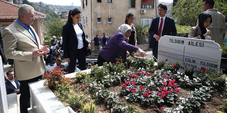 Yıldırım'dan kabir ziyareti