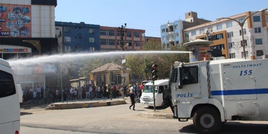Batman’da kayyum atamasını protesto eden gruba müdahale