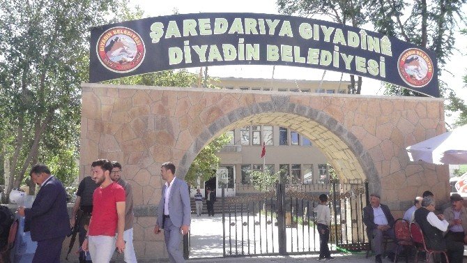 Kaymakam Çeviren, belediye binasına gelerek göreve başladı