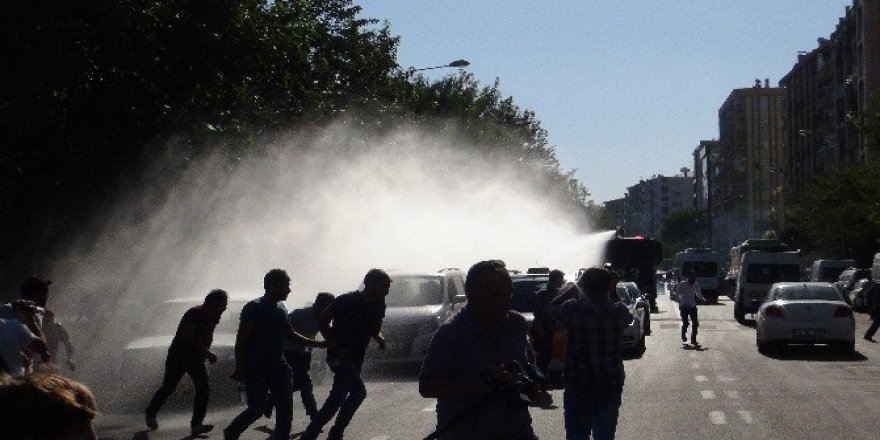 Sur’a ‘kayyum’ atanmasını protesto eden gruba müdahale