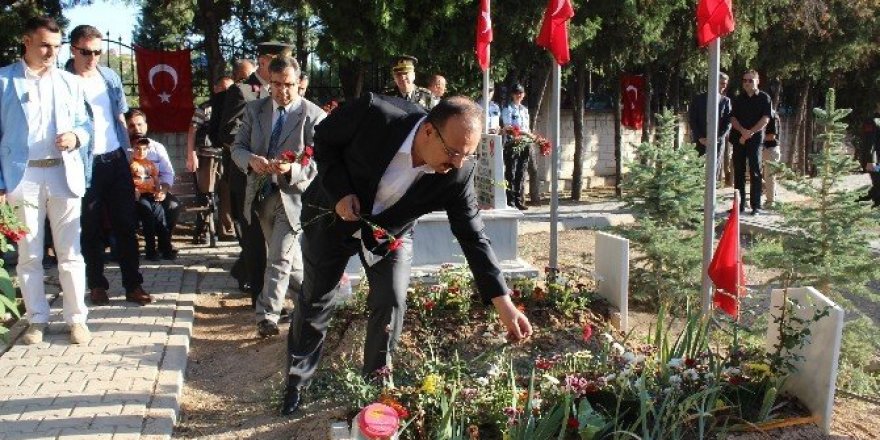 Konya protokolü şehitliği ziyaret etti