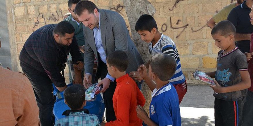 AK Parti Gençlik Kolları Cerablus'ta Suriyelilerle buluştu