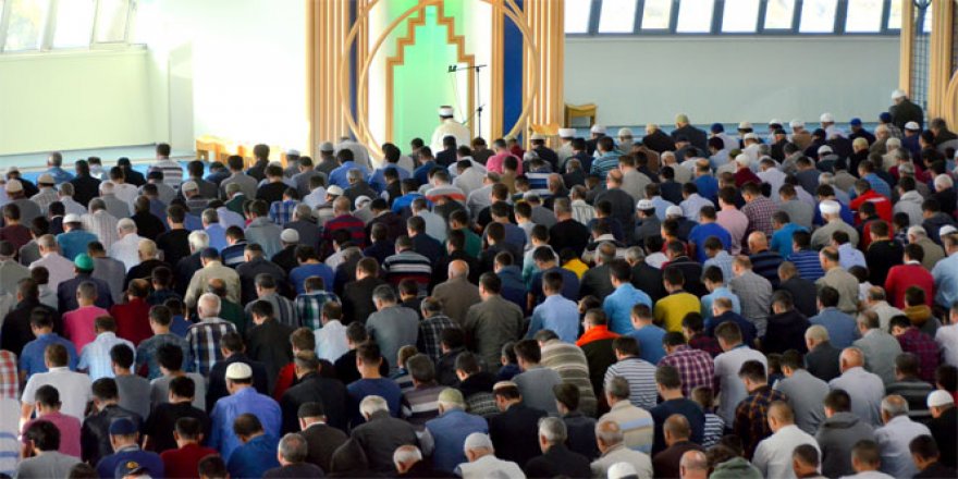 Yurtta bayram namazı coşkusu
