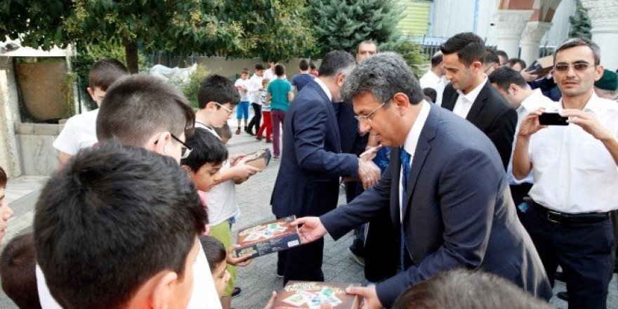 Başkan Karadeniz’den çocuklara nostaljik bayram hediyesi