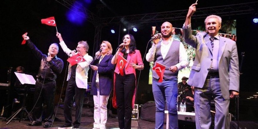 Urla’da kurtuluş konseri düzenlendi