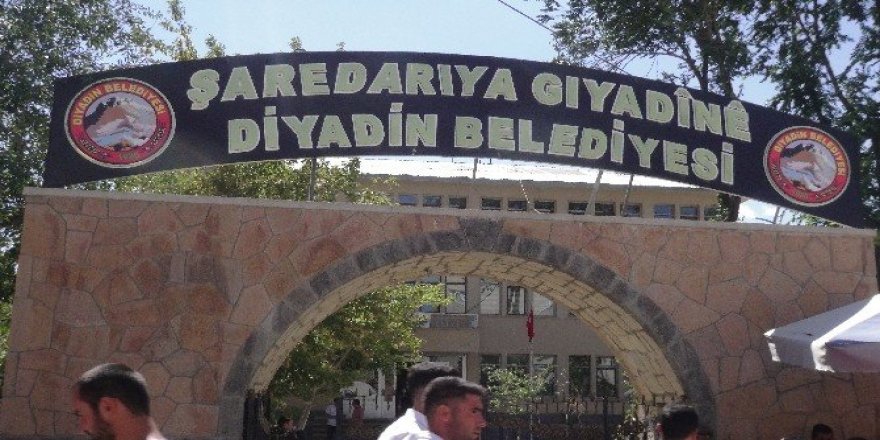 Kürtçe tabela Bakan Soylu’nun talimatıyla tekrar asıldı