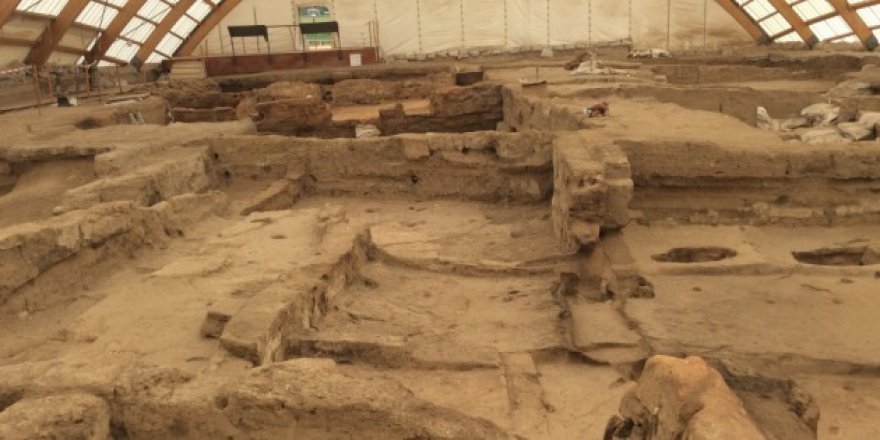 Çatalhöyük'te 'eşsiz' kadın heykelciği bulundu