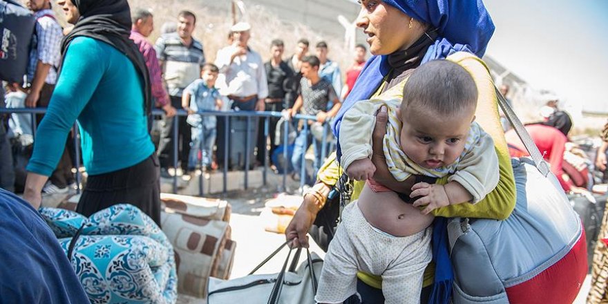 Cerablus'a bir haftada bin 700 Suriyeli döndü