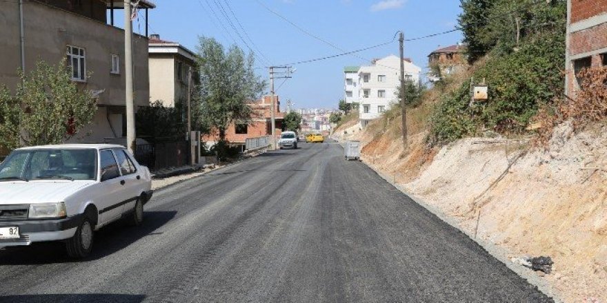 Adem Yavuz mahallesinde sokaklar asfaltlanıyor