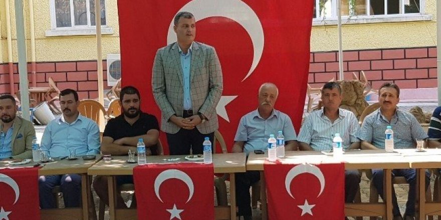 Yeni başkan atanmayınca eski başkanla bayramlaştılar