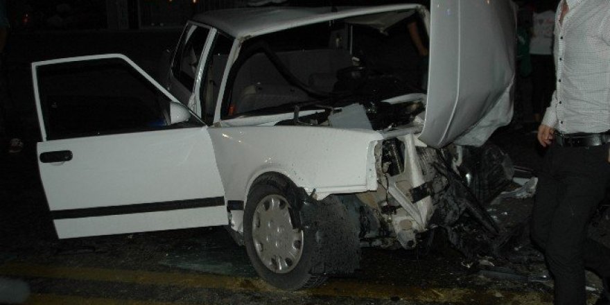 İki araç hurdaya döndü: 2’si çocuk, 8 yaralı