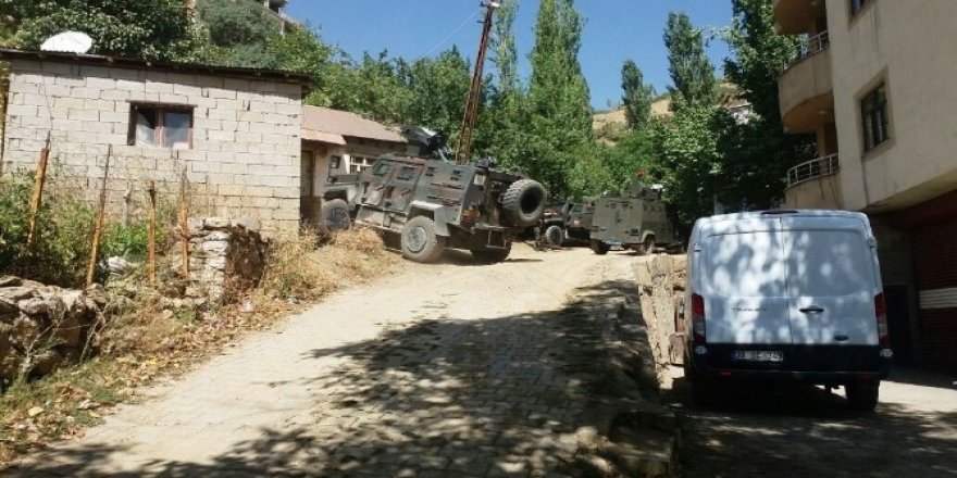 AK Parti milletvekili adayı silahla tarandı