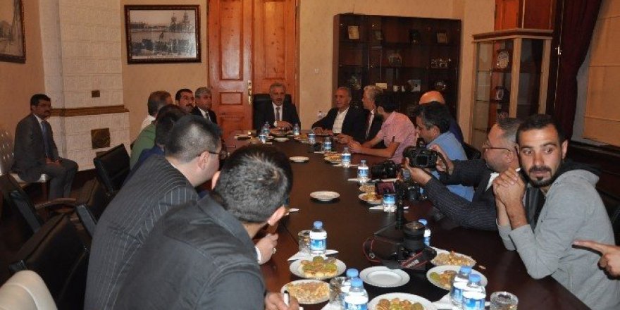 Ulaştırma, Denizcilik ve Haberleşme Bakanı Arslan Kağızman’da
