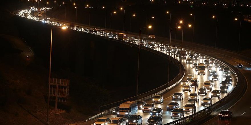 Tatilcilerin dönüş yolculuğu sürüyor
