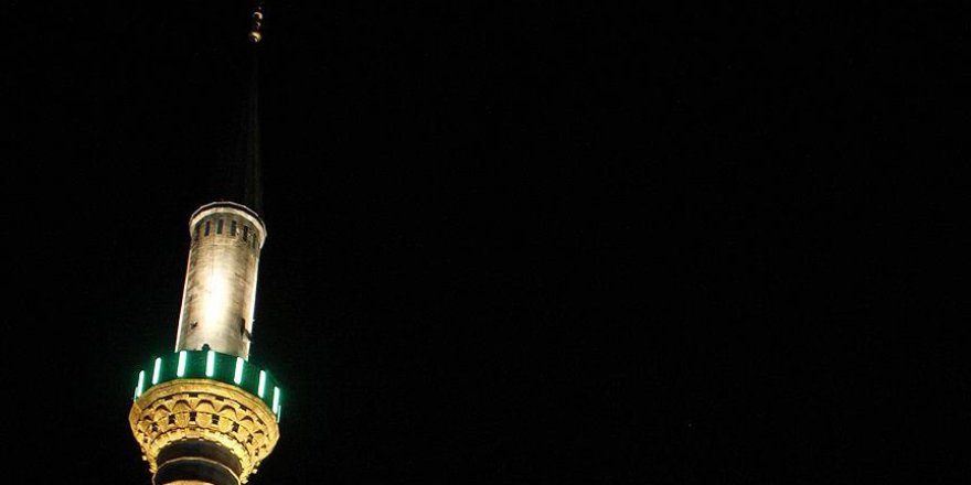 Gece yarısı okunan sela halkı tedirgin etti!