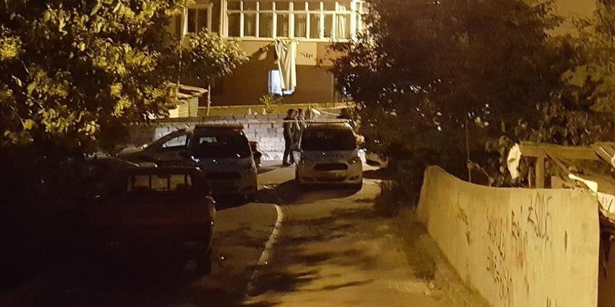 Ümraniye'de 1 çocuk evinin bahçesinde oynarken vuruldu