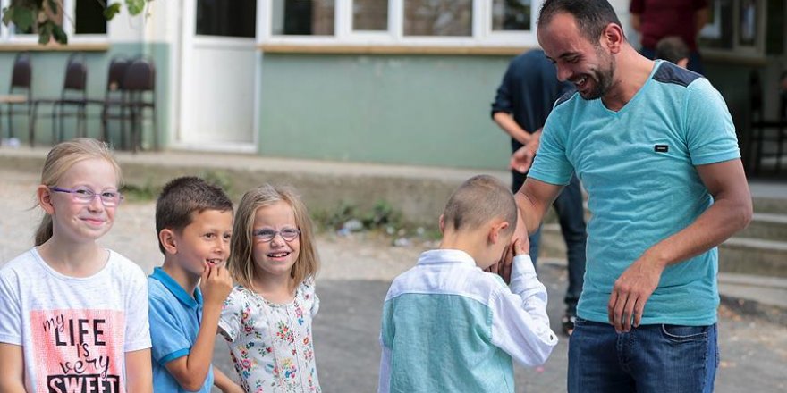 Asırlık 'bayram yeri' geleneğini sürdürüyorlar