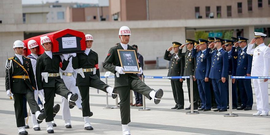 Eski Anayasa Mahkemesi Başkanı Darıcıoğlu son yolculuğuna uğurlandı