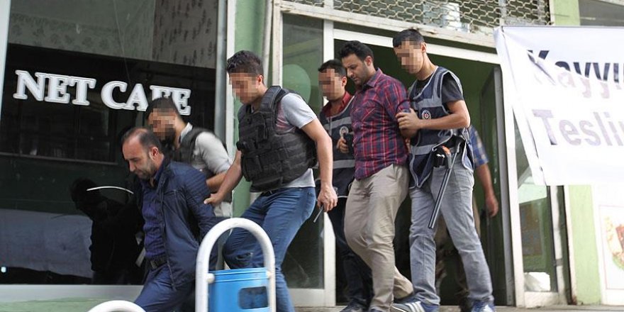 Hakkari'de görevlendirme protestosuna 27 gözaltı