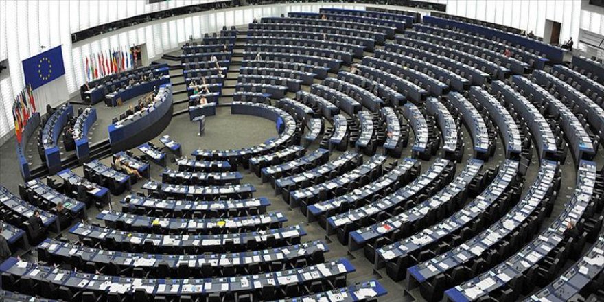 AP'den AB Komisyonunun 'mülteci planı'na ret