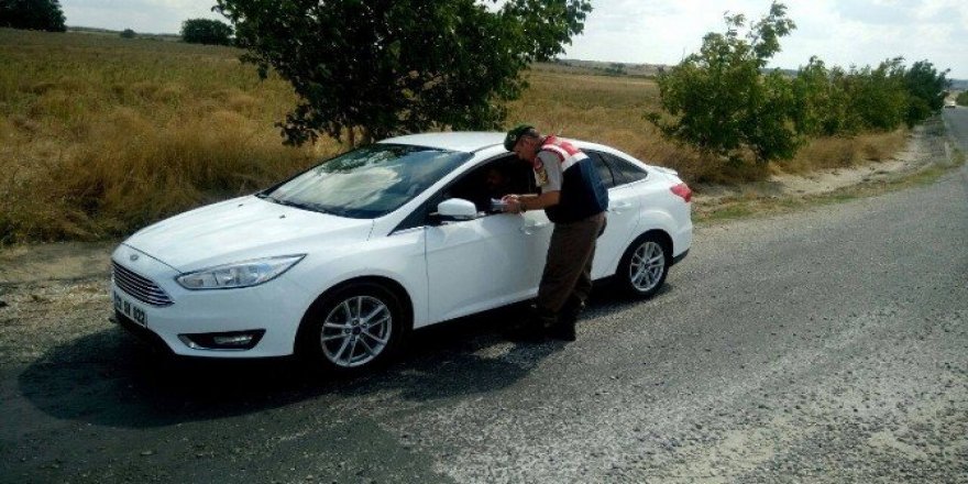 Edirne jandarma ekipleri, bayram süresince sürücüleri bilgilendirdi