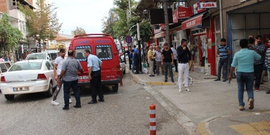 Osmancık’ta bıçaklı saldırgan 2 kişiyi yaraladı