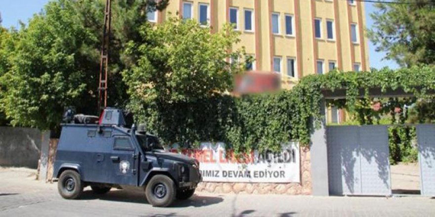 FETÖ’den kapatılan dershaneyi soydular