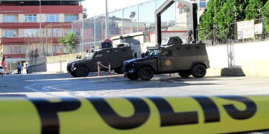Bombalı saldırı ihbarı polisi harekete geçirdi