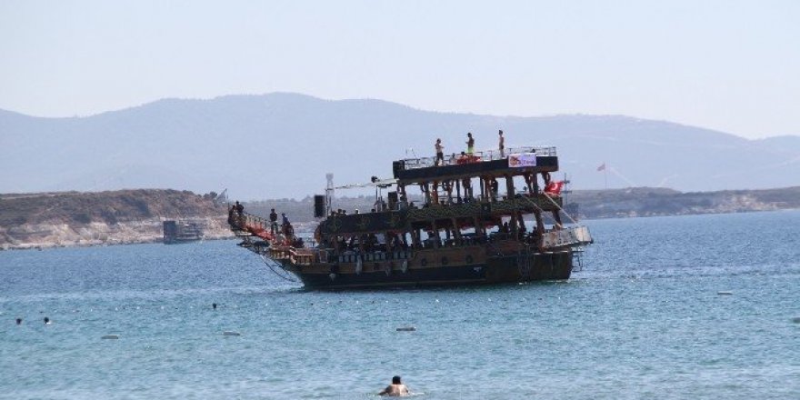 Didim’de tatilciler Eylül’de denizin tadını çıkarıyor