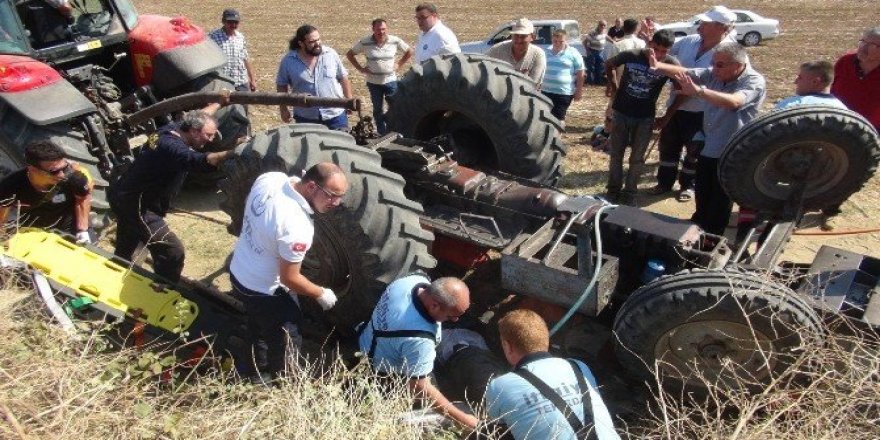 Devrilen traktörün altından 4 saat sonra kurtarıldı
